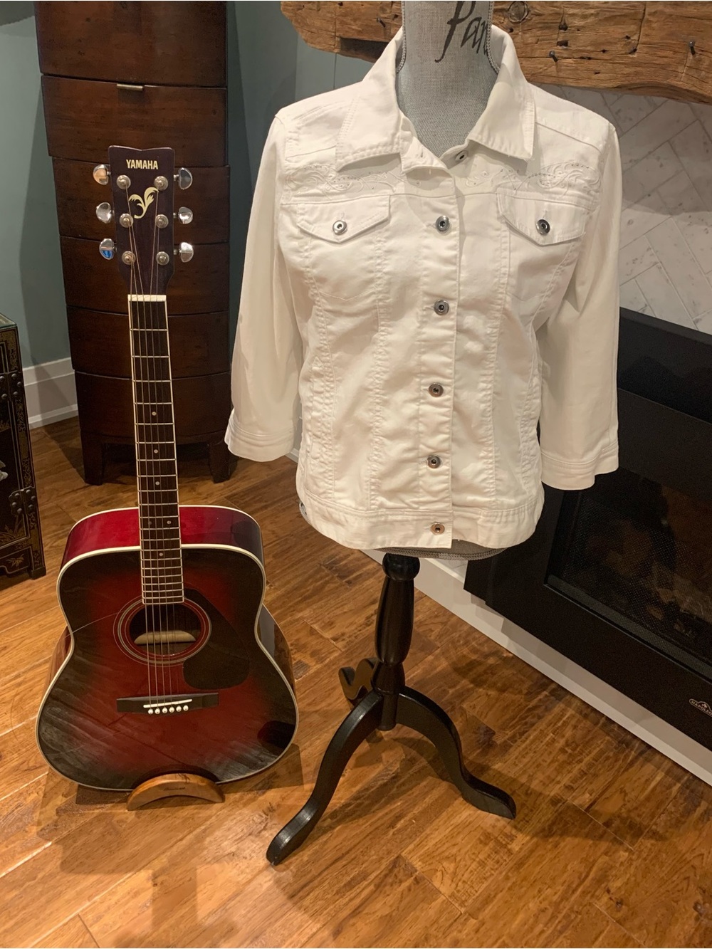 Classic White Women’s Jean Jacket - Tradtion